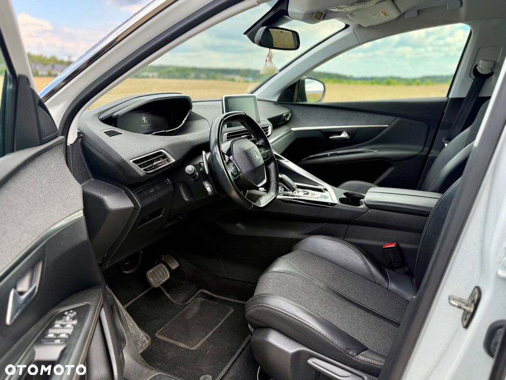 Peugeot 3008 1.5 BlueHDi Allure S&S EAT8 - 17
