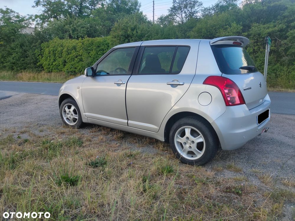 Suzuki Swift 2009 photo 5