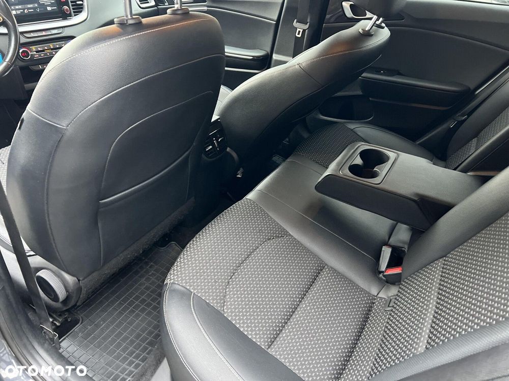 Kia Ceed - 23