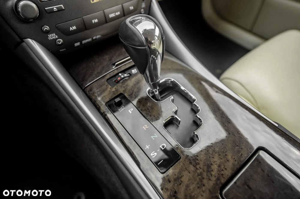 Lexus IS 250 Executive Line - 32