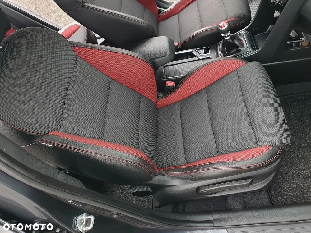 Hyundai i30 1.6 T GDI Turbo - 31