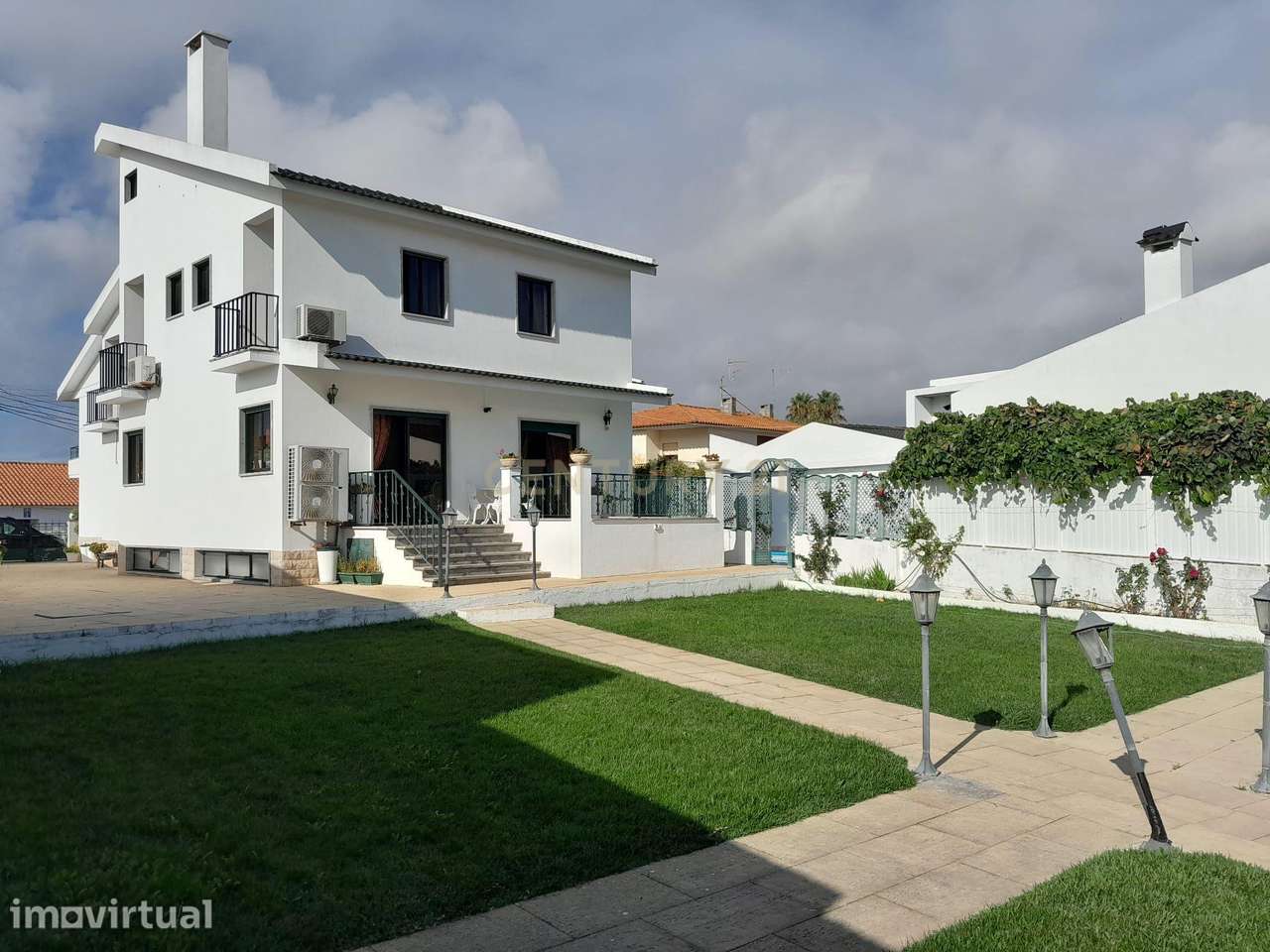 Moradia Familiar no Estoril T7 - Grande imagem: 3/34