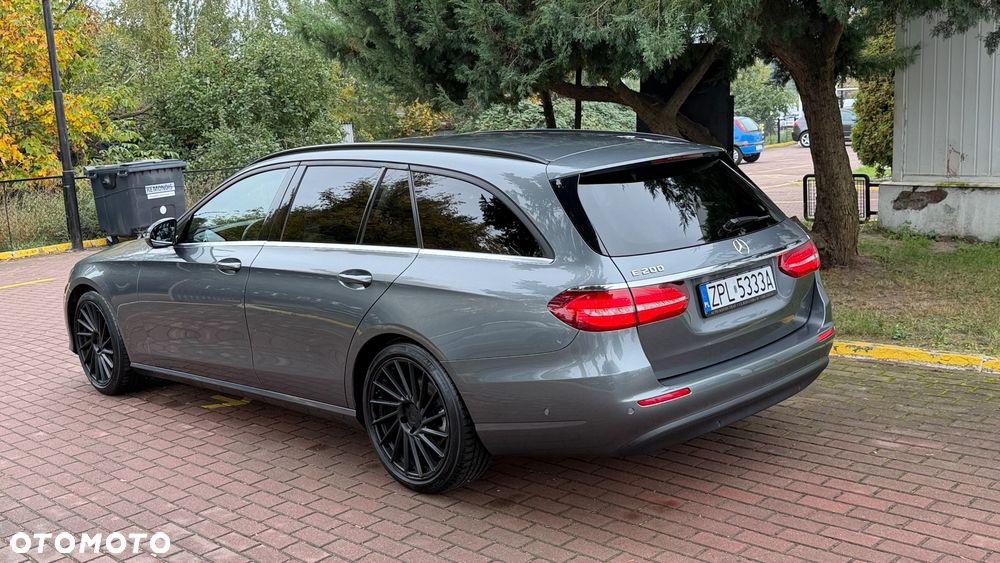 Mercedes-Benz Klasa E 200 CGI BlueEFFICIENCY Automatik Avantgarde - 7