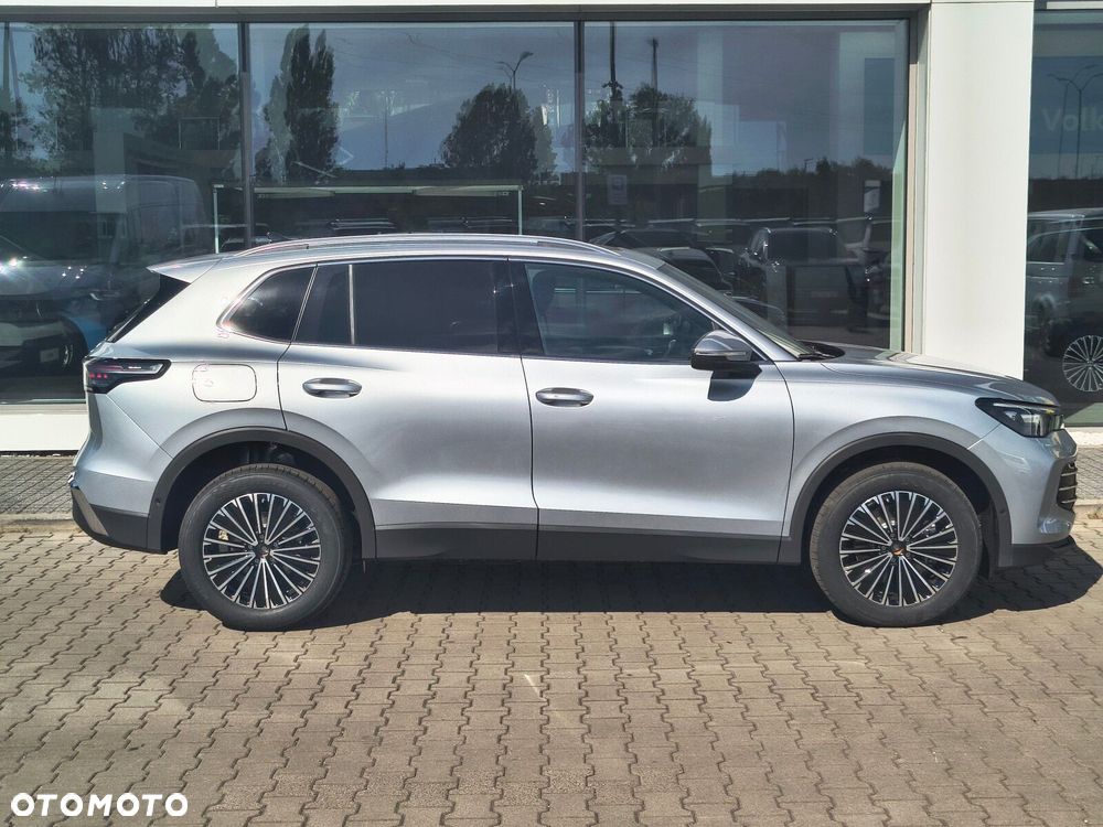 Volkswagen Tiguan - 5