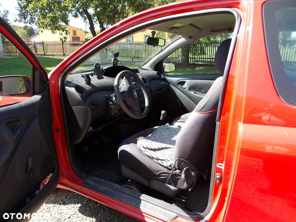 Toyota Yaris 1.0 Base - 31