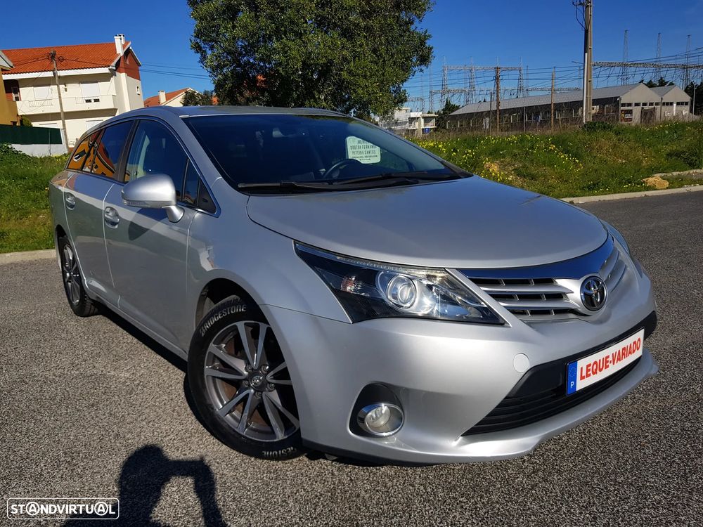 Toyota Avensis SW 2.0 D-4D Luxury+Navi - 4