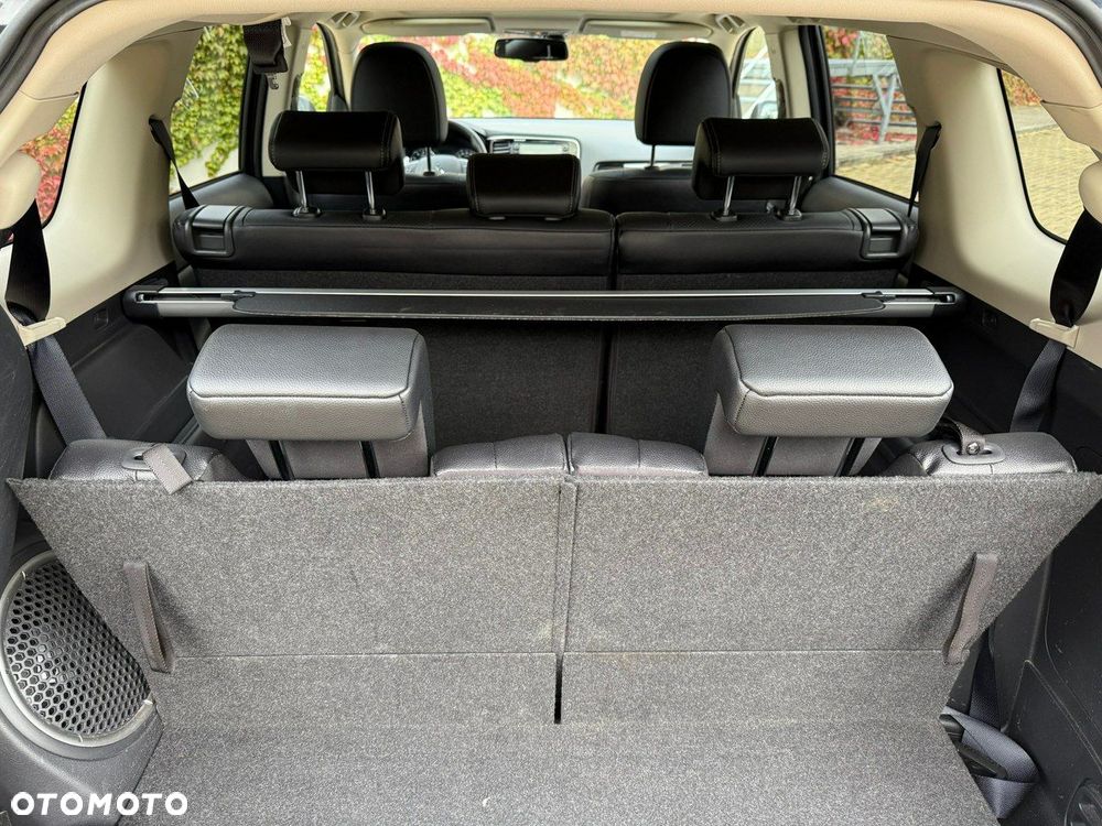 Mitsubishi Outlander - 38