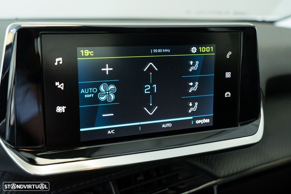 Peugeot e-2008 50 kWh Active - 33