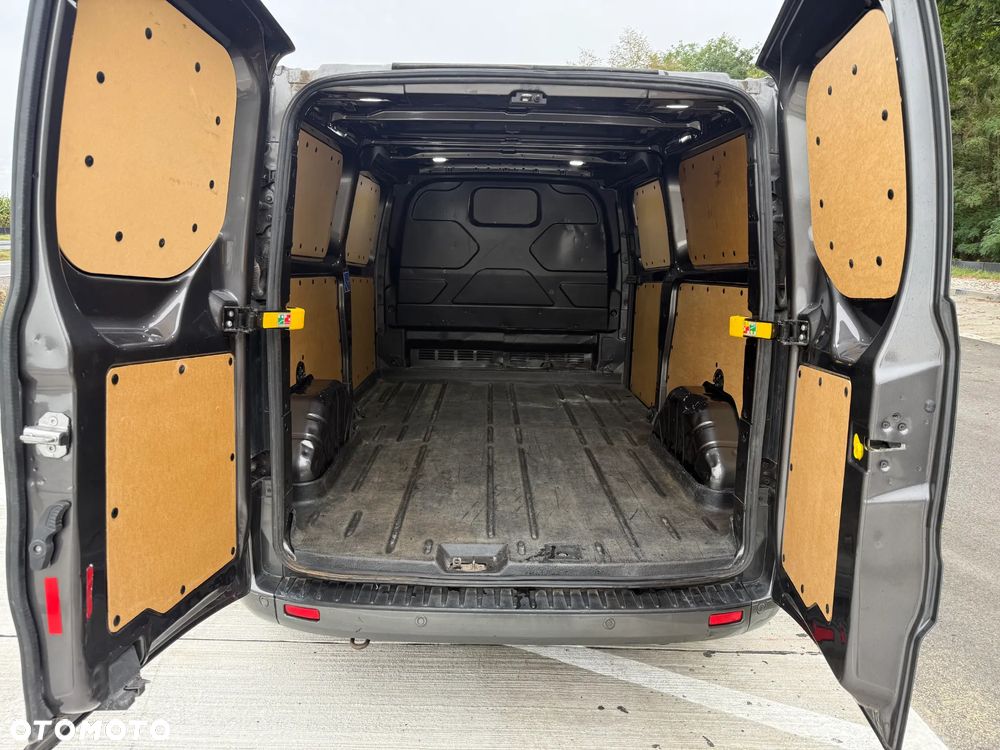 Ford TRANSIT CUSTOM - 13