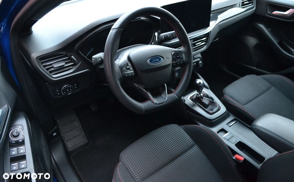 Ford Focus 1.0 EcoBoost Start-Stopp-System ST-LINE - 7
