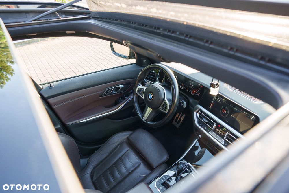 BMW Seria 3 320i Edition M Sport Shadow - 29