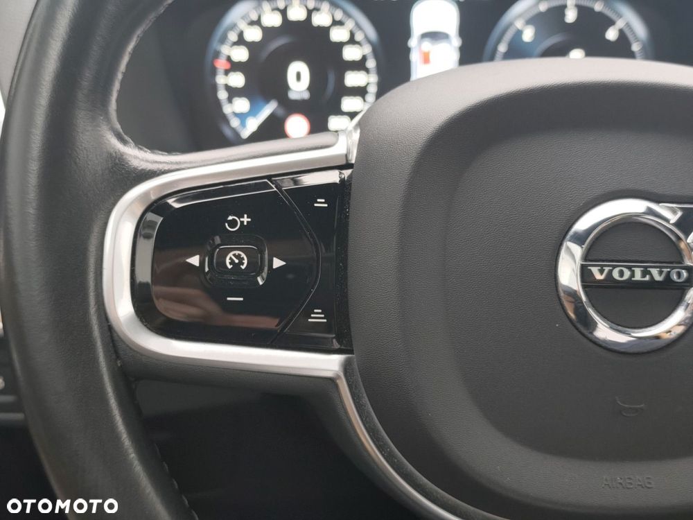 Volvo XC 90 - 21