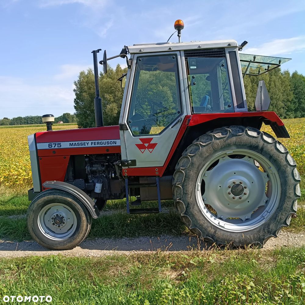 Massey Ferguson 675 - 1