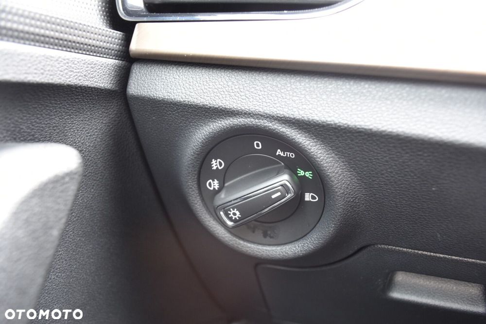 Skoda Kamiq 1.0 TSI Style DSG - 24