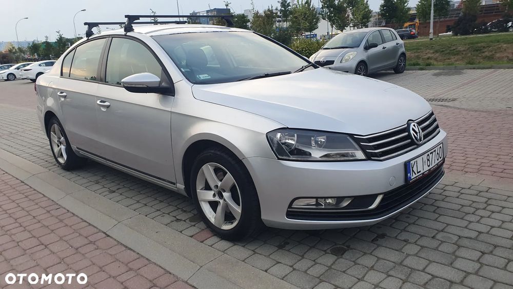 Volkswagen Passat - 1