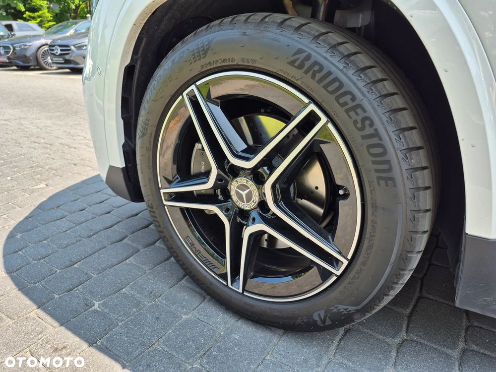 Mercedes-Benz GLA 200 - 11