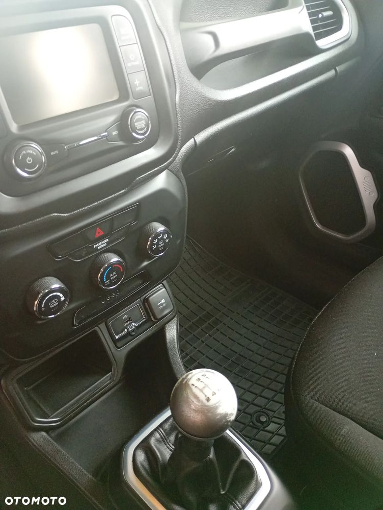 Jeep Renegade 1.6 E-TorQ Sport FWD - 8