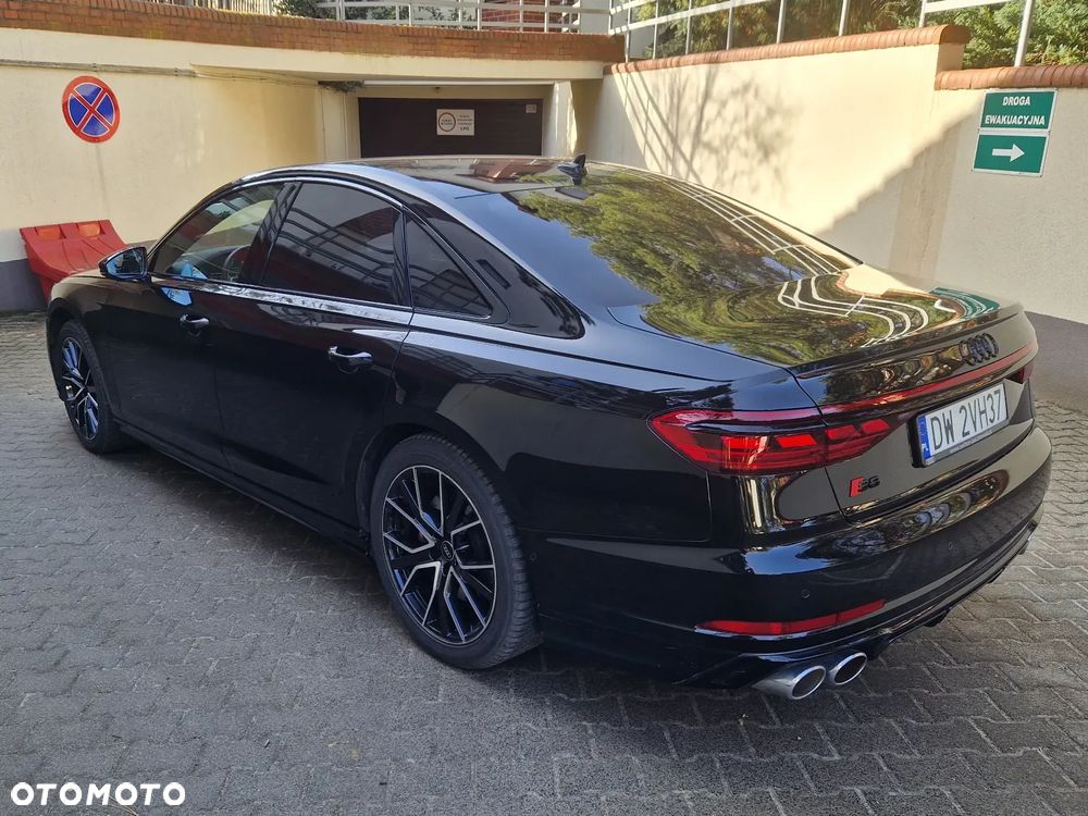 Audi S8 - 1