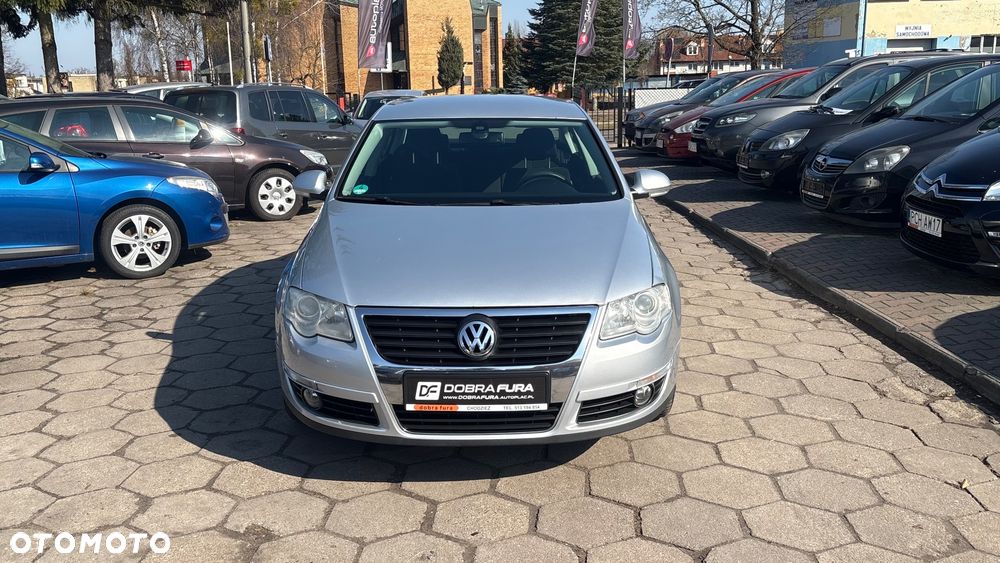 Volkswagen Passat 1.6 FSI Comfortline - 3