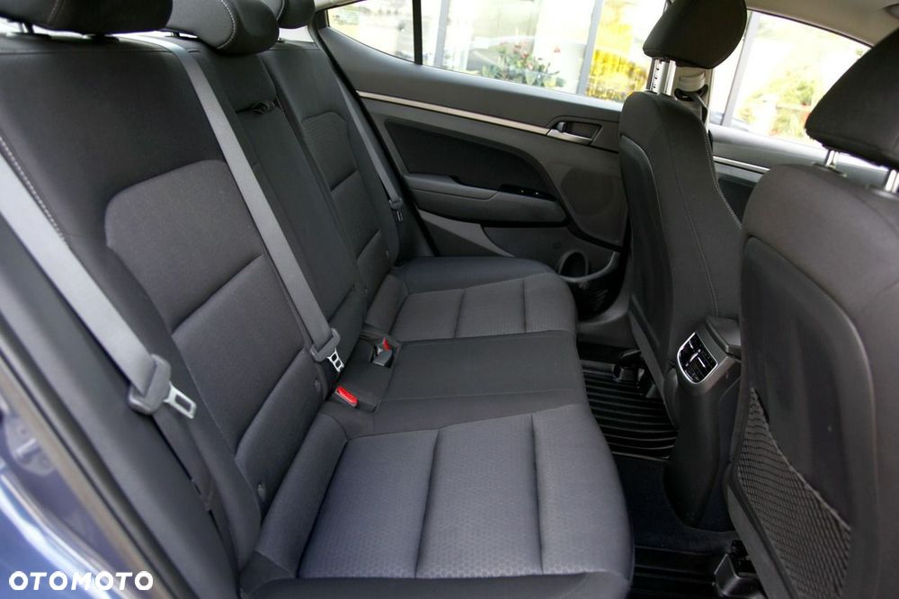 Hyundai Elantra - 19