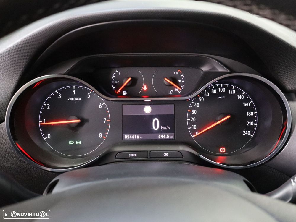 Opel Crossland 1.2 T Design & Tech - 10