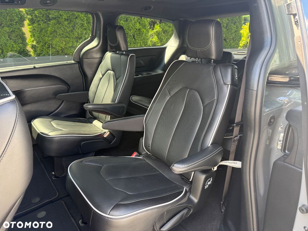 Chrysler Pacifica - 27