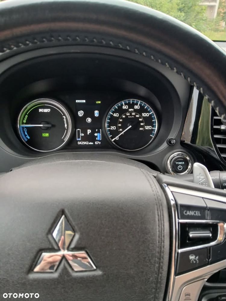 Mitsubishi Outlander - 5