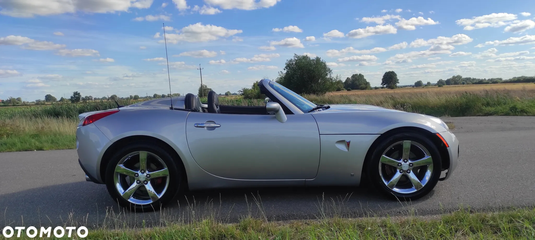 Pontiac Solstice - 2