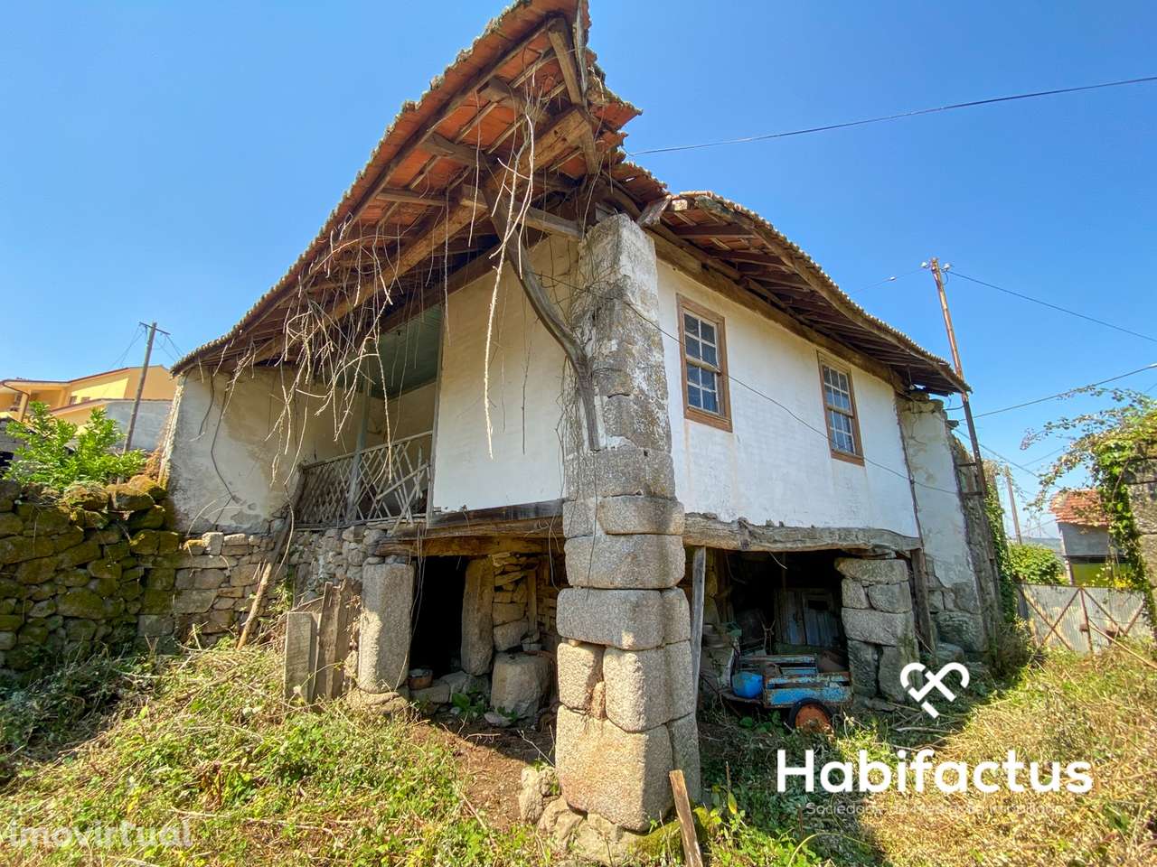 Moradia para reconstruir em Viseu - Grande imagem: 2/23