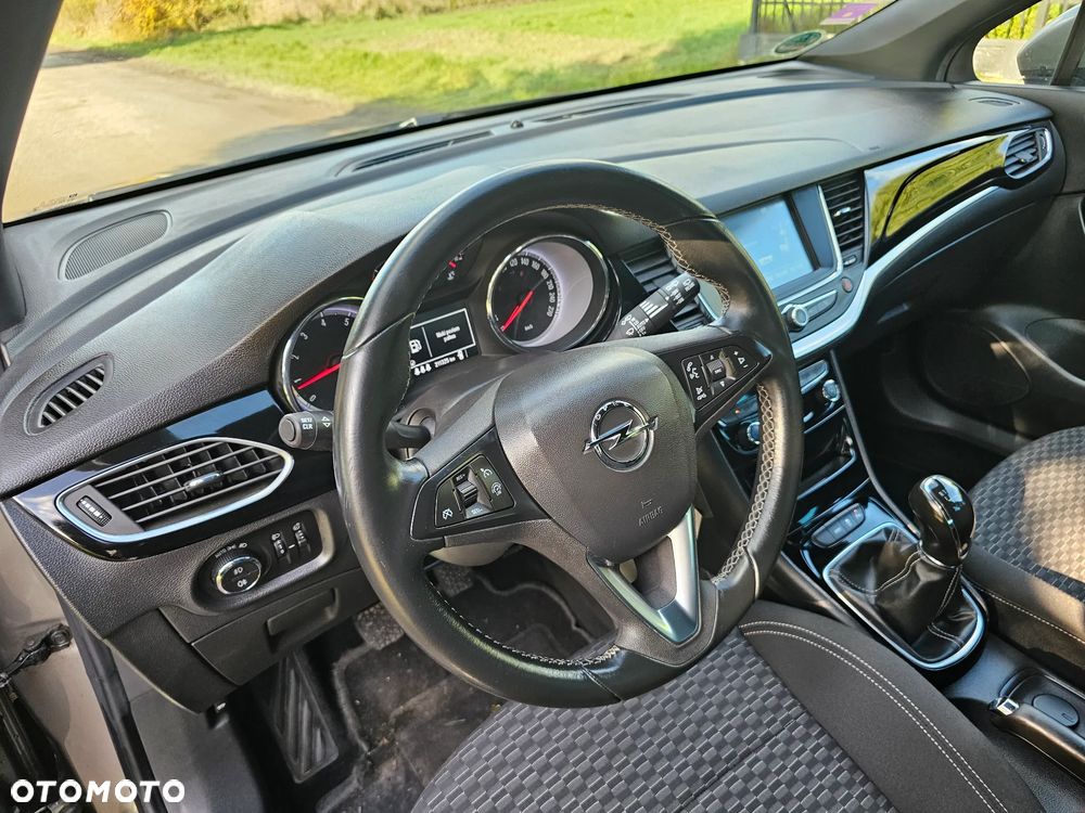 Opel Astra 1.4 Turbo 120 Jahre - 11
