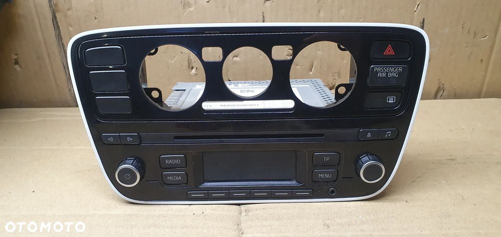 Radio radioodtwarzacz fabryczne VW UP 1S0035156B - 1