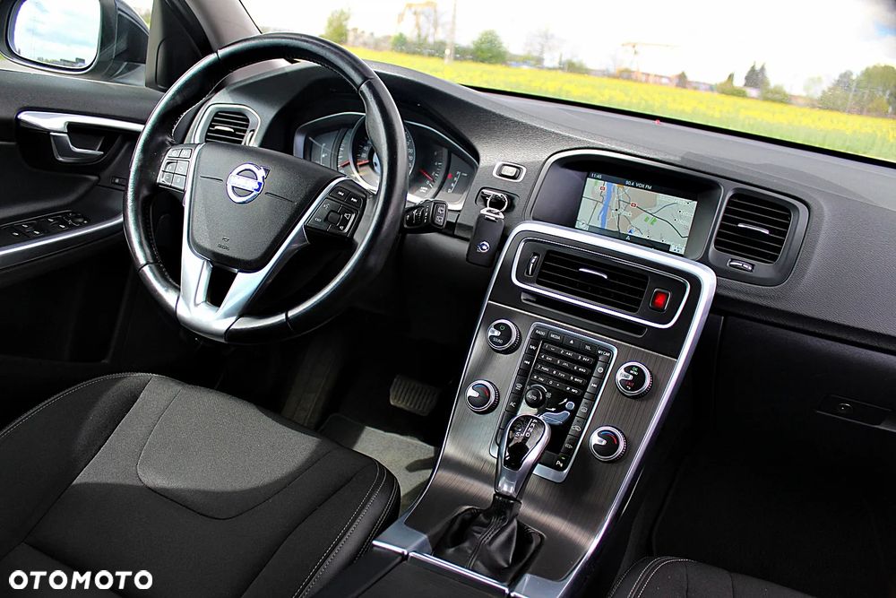 Volvo V60 D2 Geartronic Momentum - 24