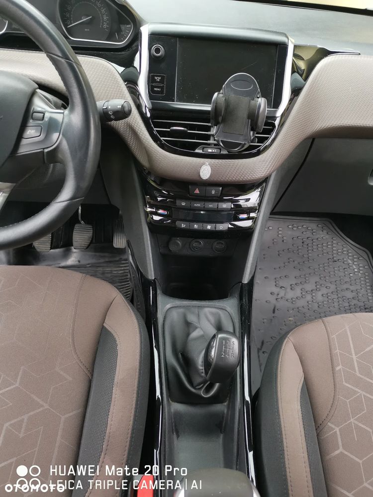 Peugeot 2008 1.2 VTi/Pure Tech Active - 12