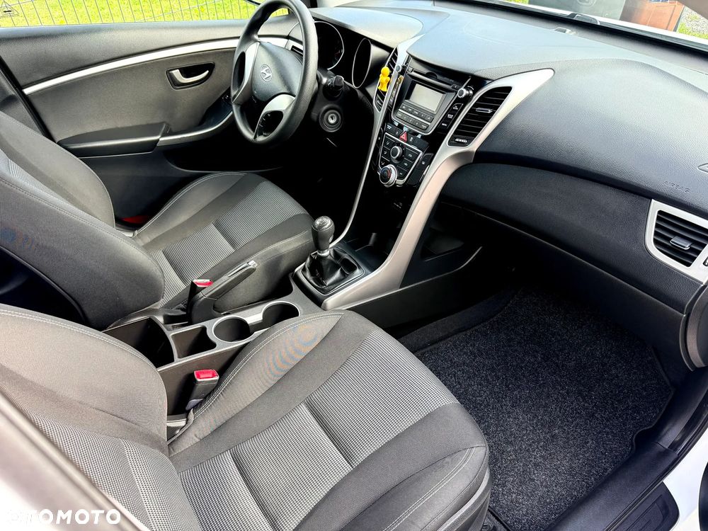 Hyundai i30 1.4 Family - 6