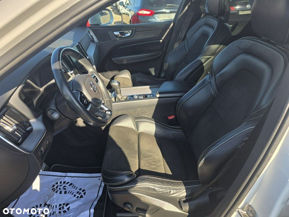 Volvo XC 60 D4 SCR AWD R-Design - 27