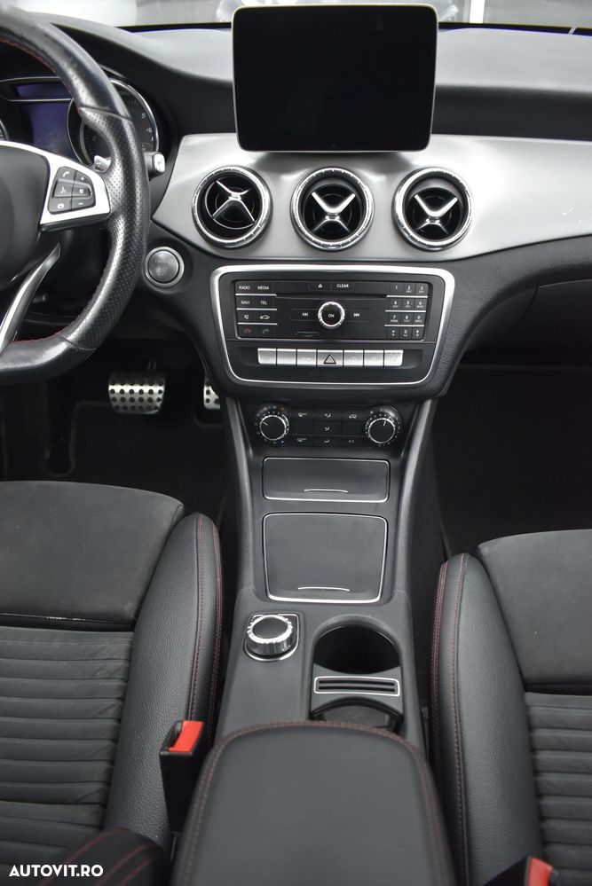 Mercedes-Benz CLA - 35
