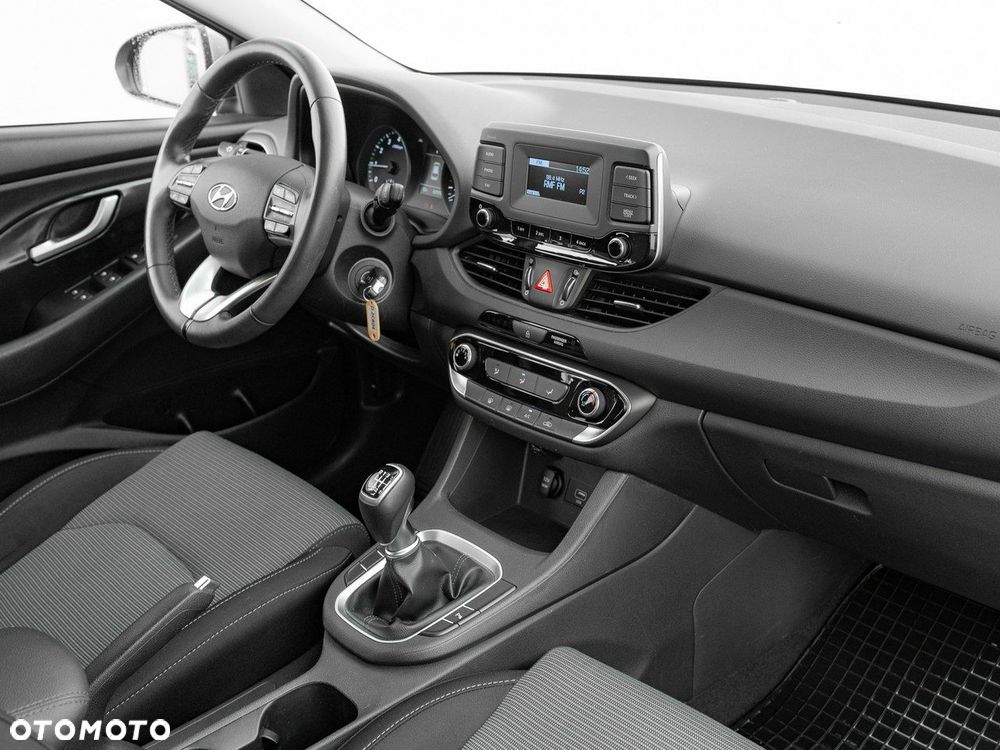 Hyundai i30 1.5 DPI Classic + - 32