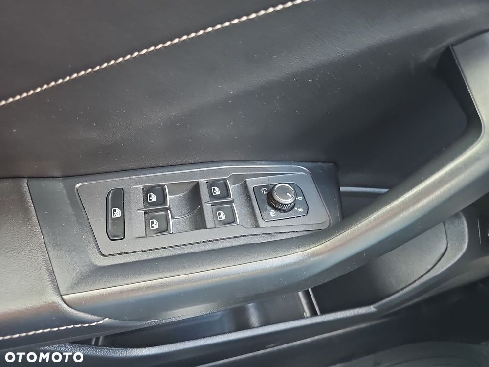 Volkswagen T-Roc 1.5 TSI R-Line DSG - 23