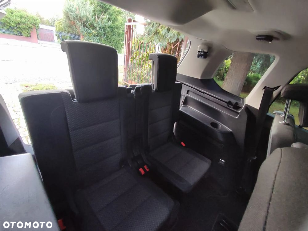 Volkswagen Touran - 18