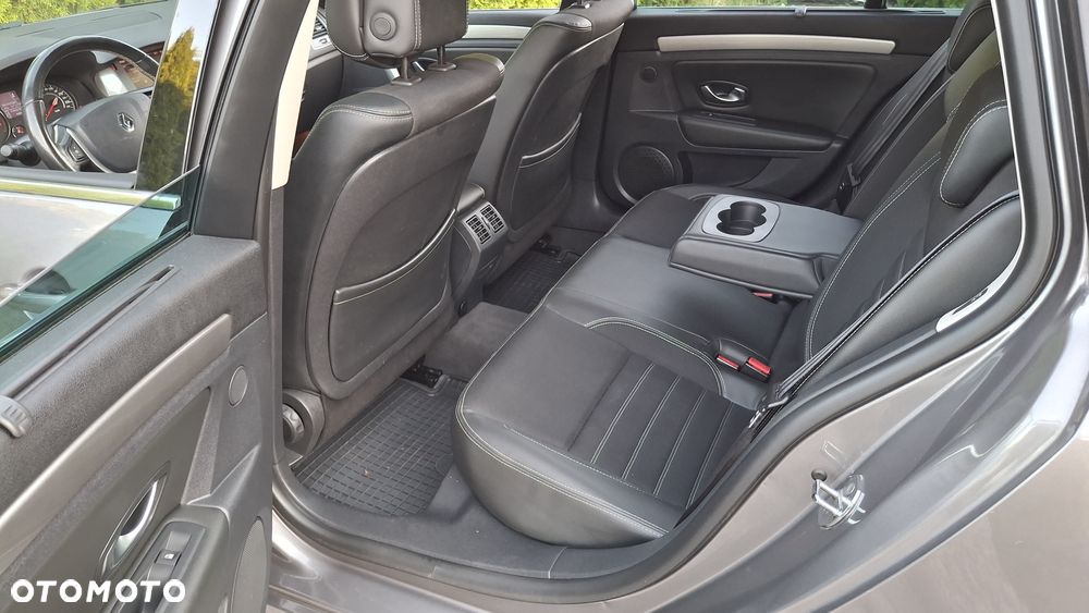 Renault Laguna dCi 150 FAP Start-Stop Bose Edition - 18