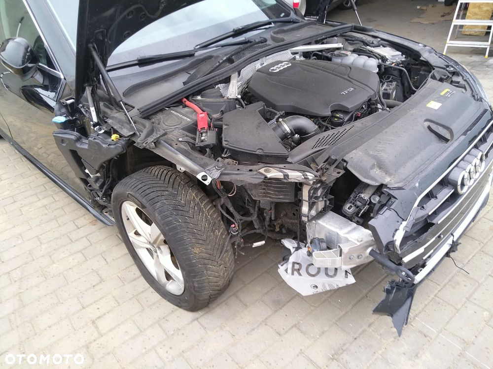 Audi A4 Avant 40 TFSI S tronic - 6