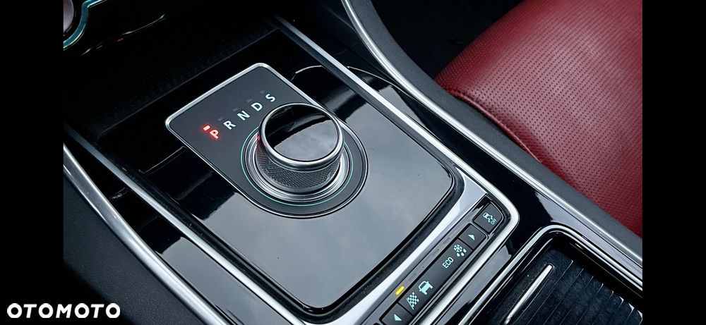 Jaguar XF 2.0 i4D R-Sport - 8