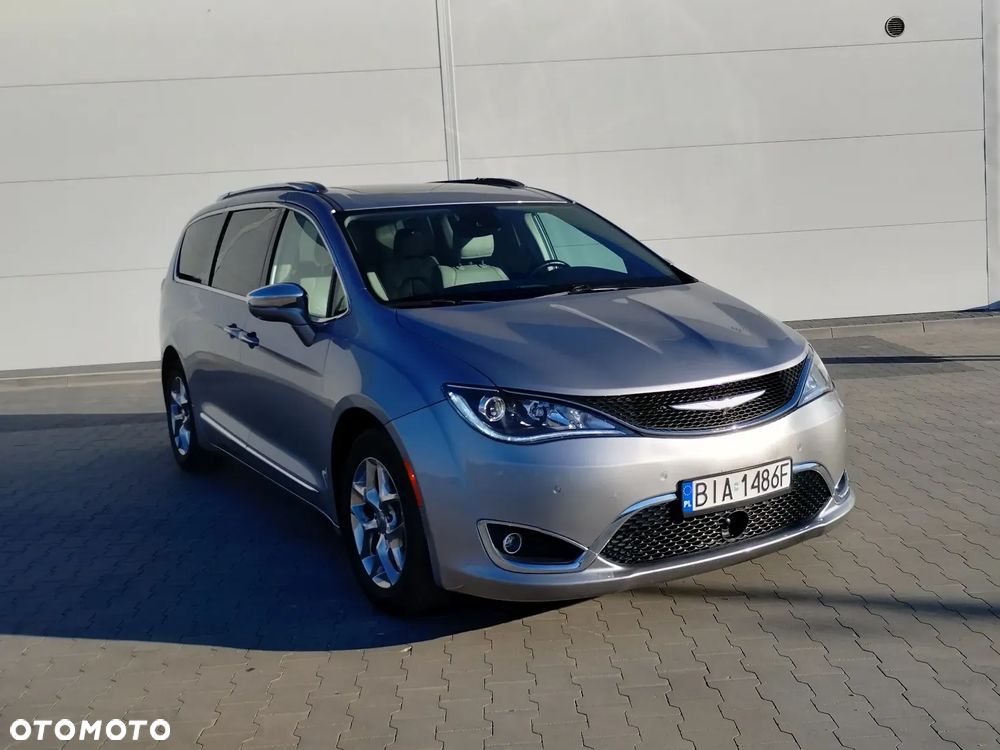 Chrysler Pacifica - 1