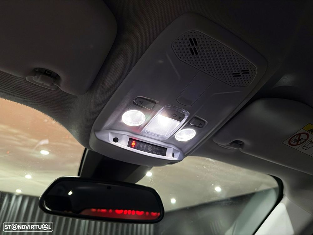 Peugeot 2008 1.2 PureTech Allure EAT8 - 31