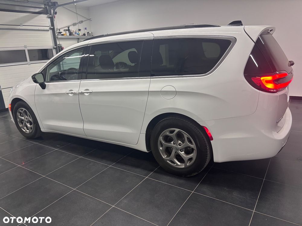 Chrysler Pacifica - 8