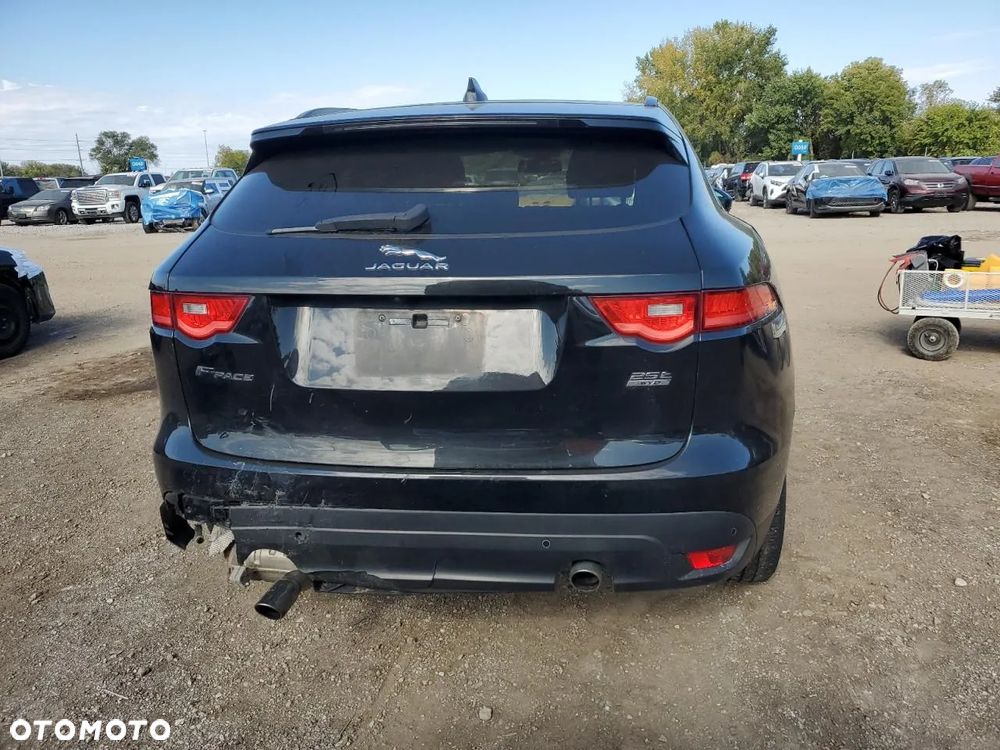 Jaguar F-Pace 25t AWD Prestige - 7