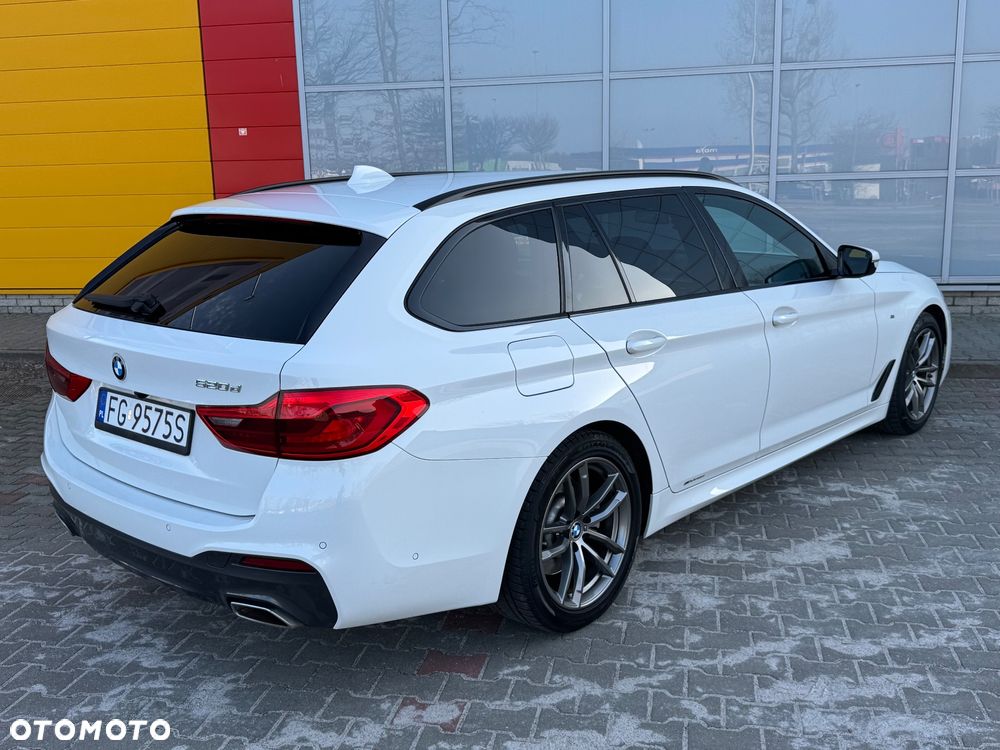 BMW Seria 5 520d M Sport - 15