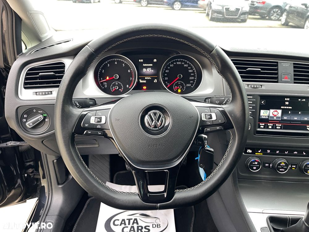 Volkswagen Golf 1.2 TSI BlueMotion Technology Lounge - 37