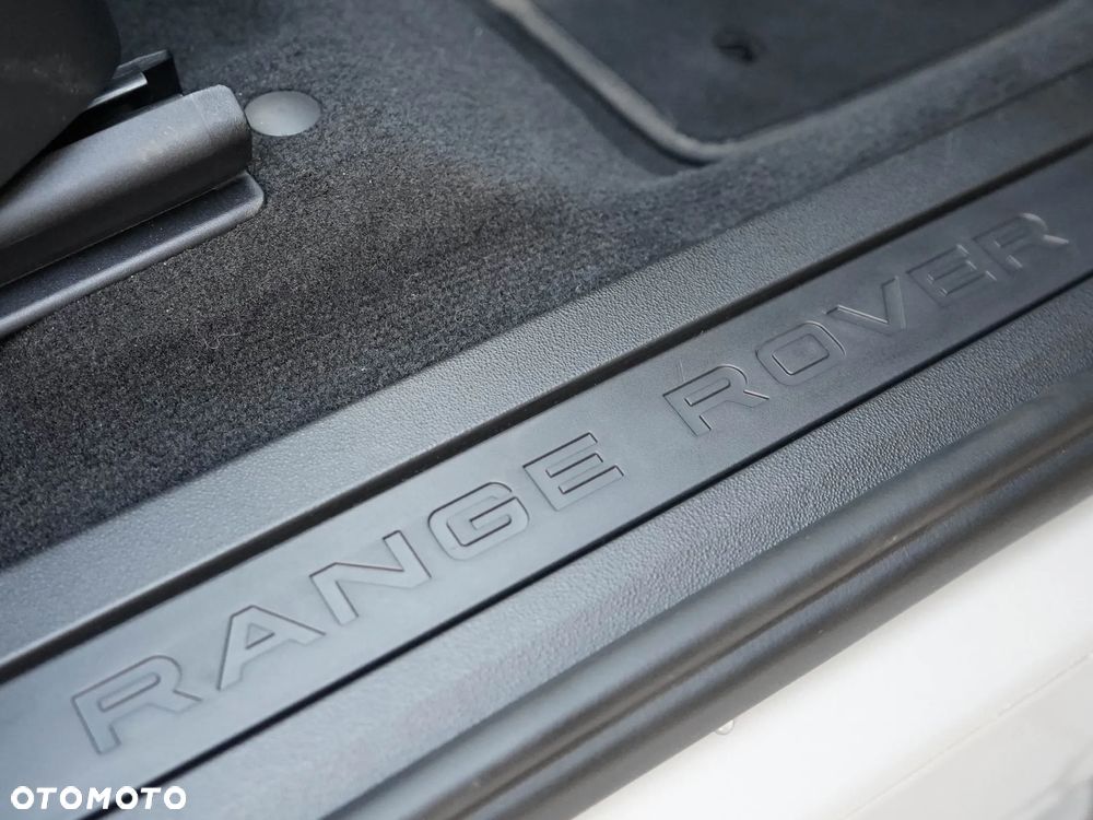 Land Rover Range Rover Evoque - 25