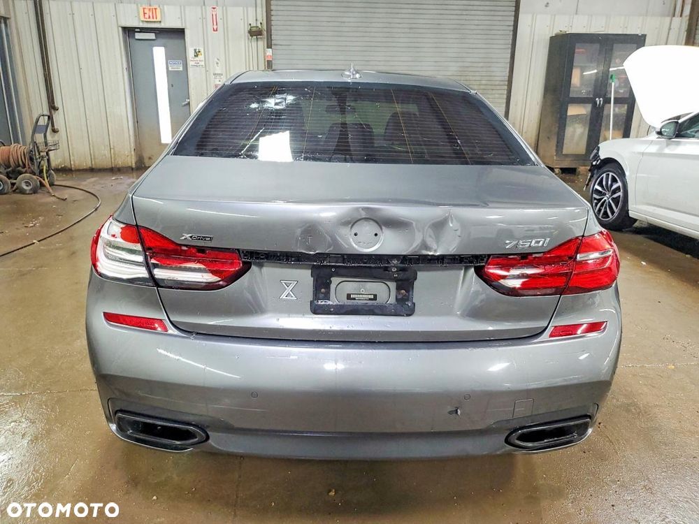 BMW Seria 7 750i xDrive Edition Exclusive - 6